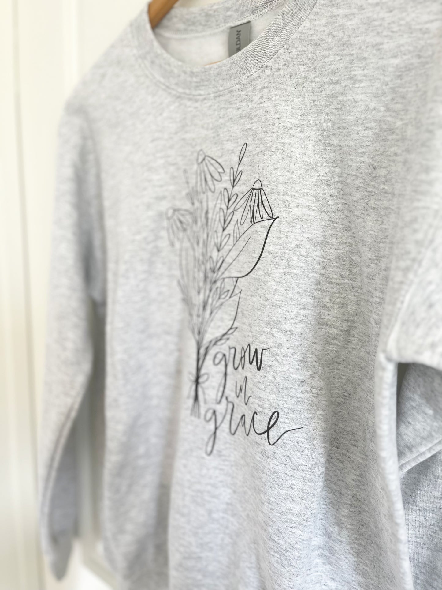 Crew neck sweatshirt | Grow in grace