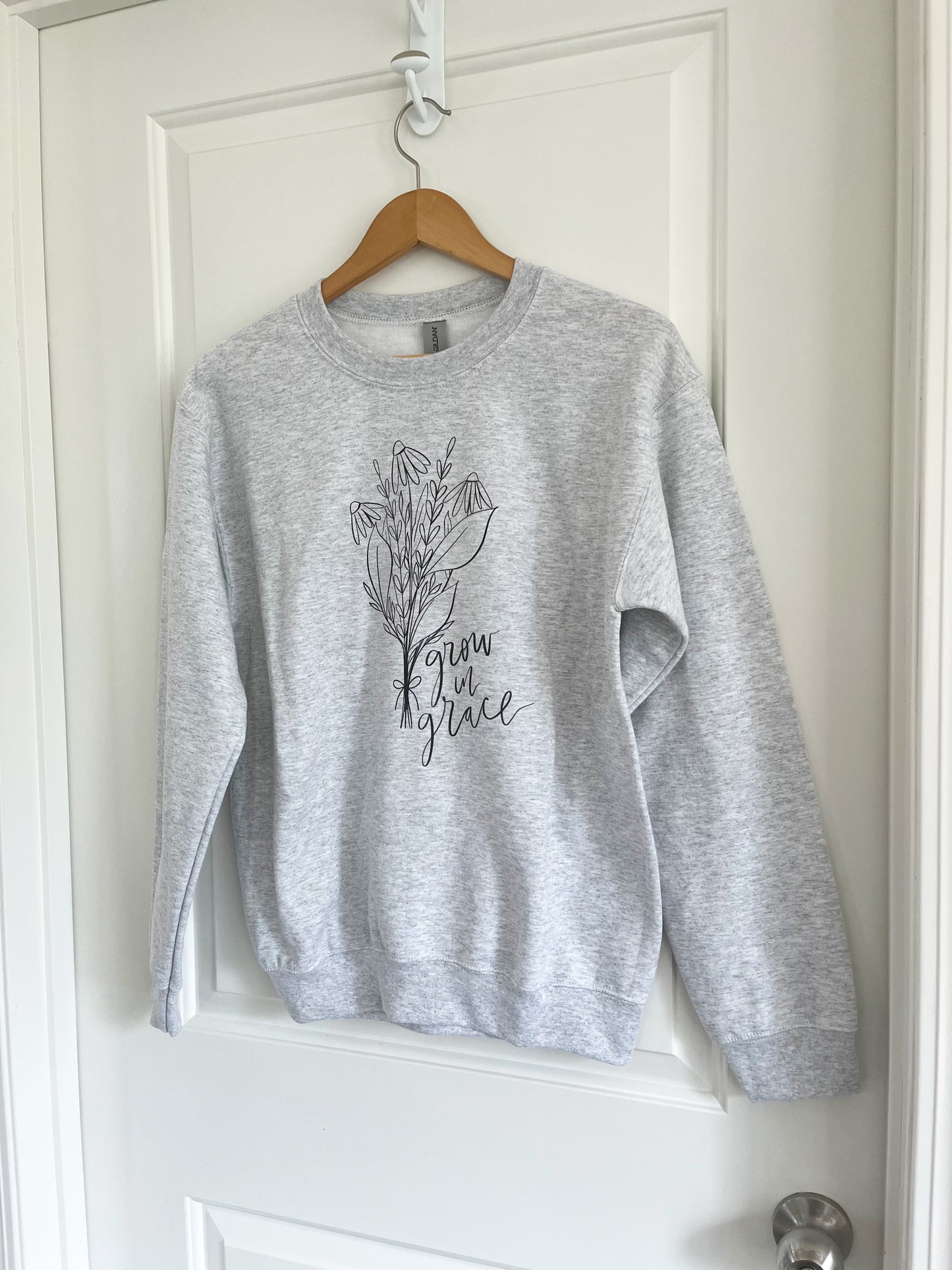 Crew neck sweatshirt | Grow in grace