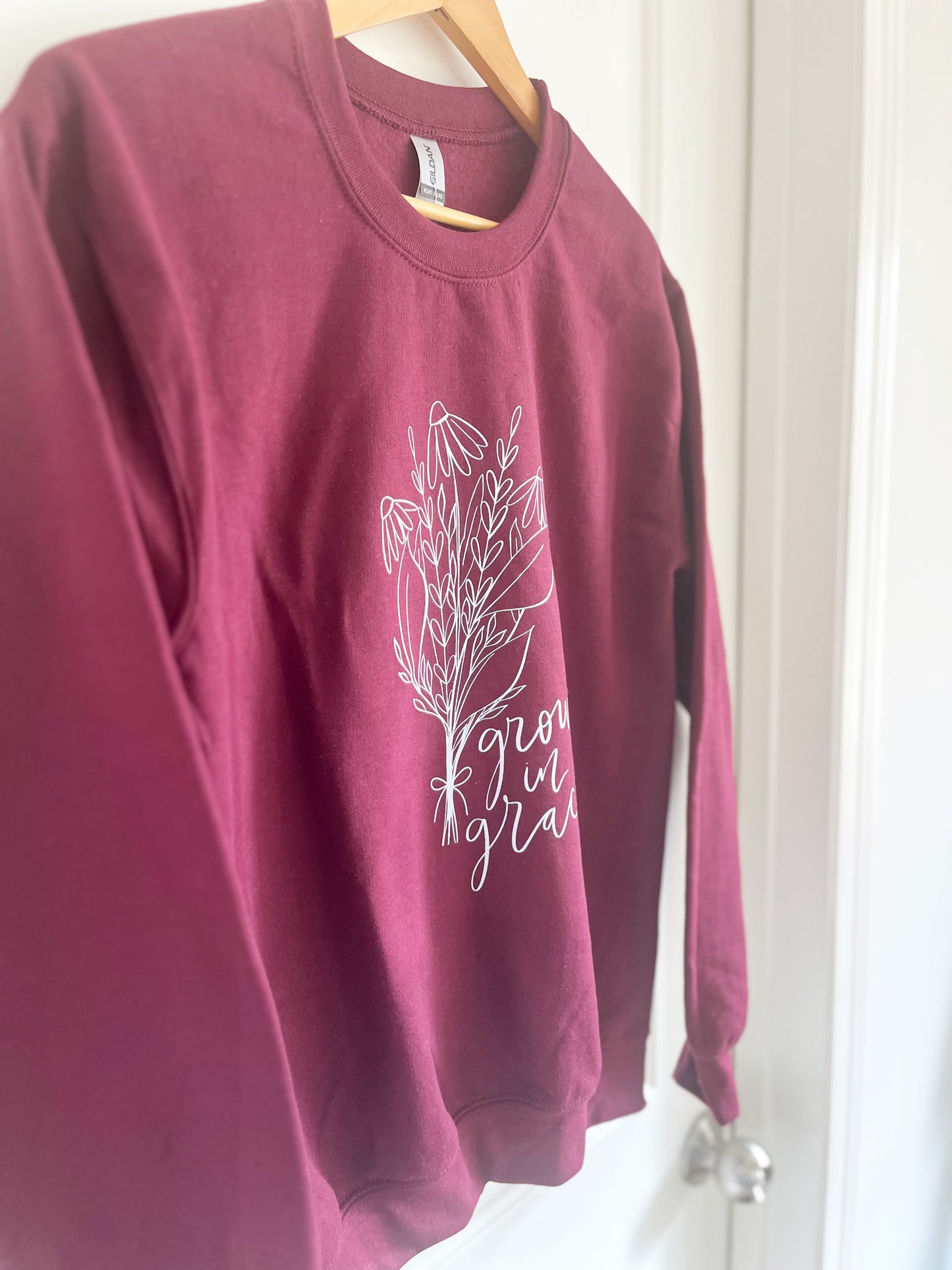 Crew neck sweatshirt | Grow in grace