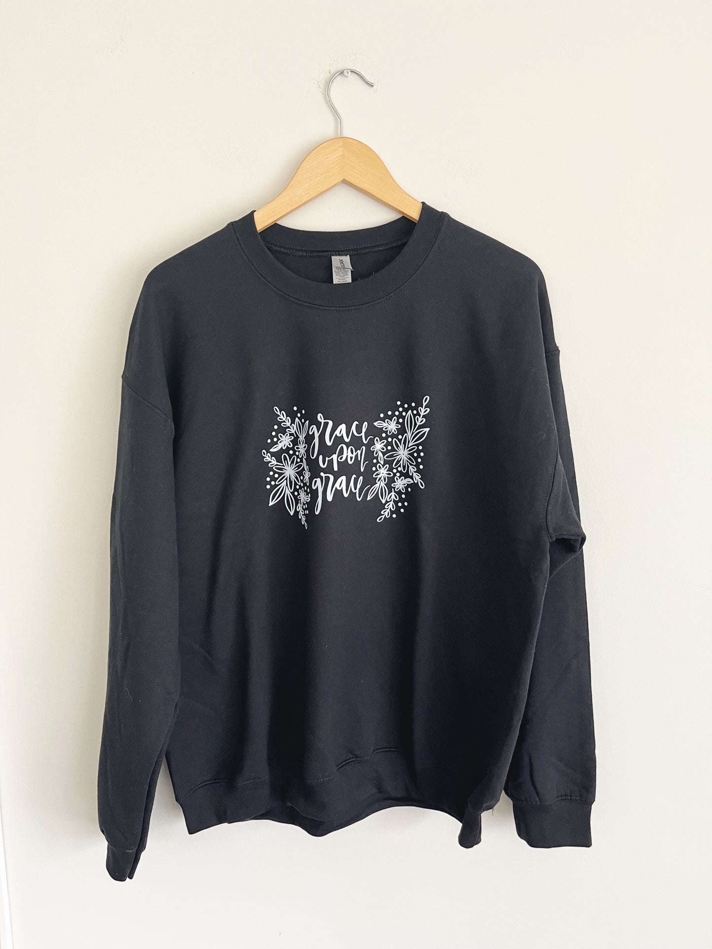 Crew neck sweatshirt | Grace upon grace . size Large