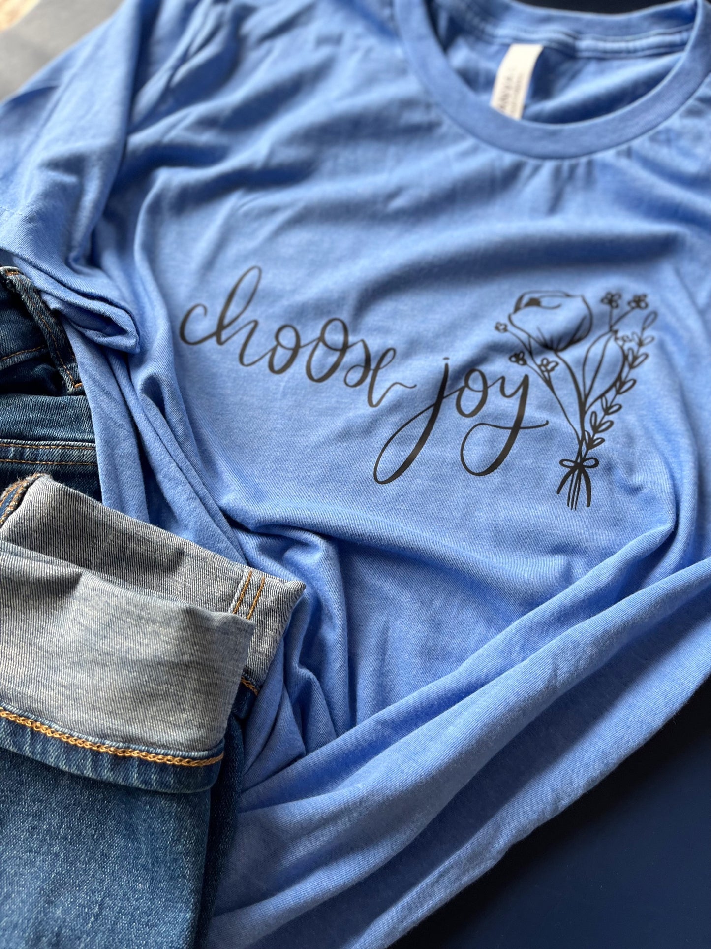 T Shirt | Choose Joy . size Large