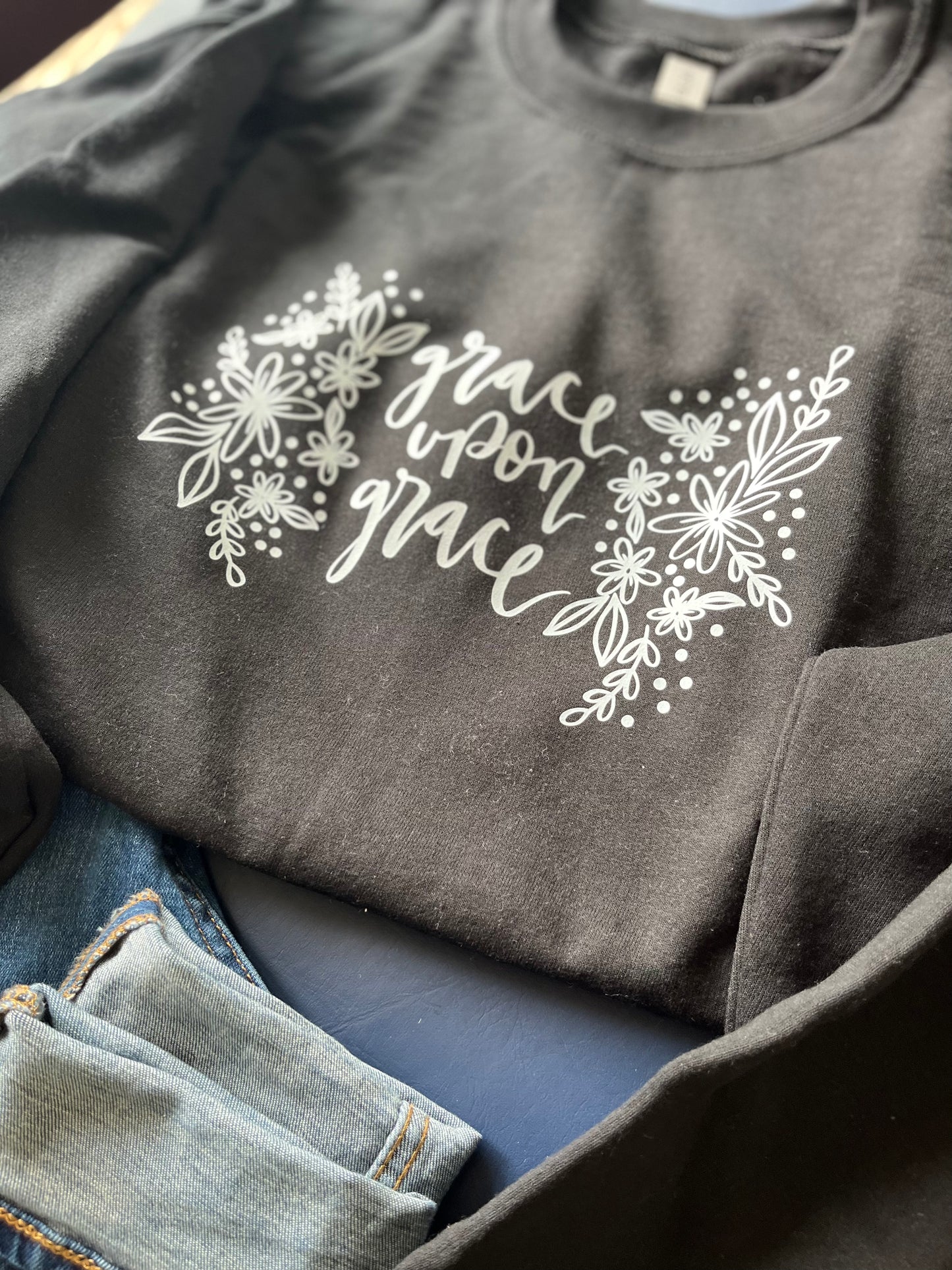 Crew neck sweatshirt | Grace upon grace . size Large