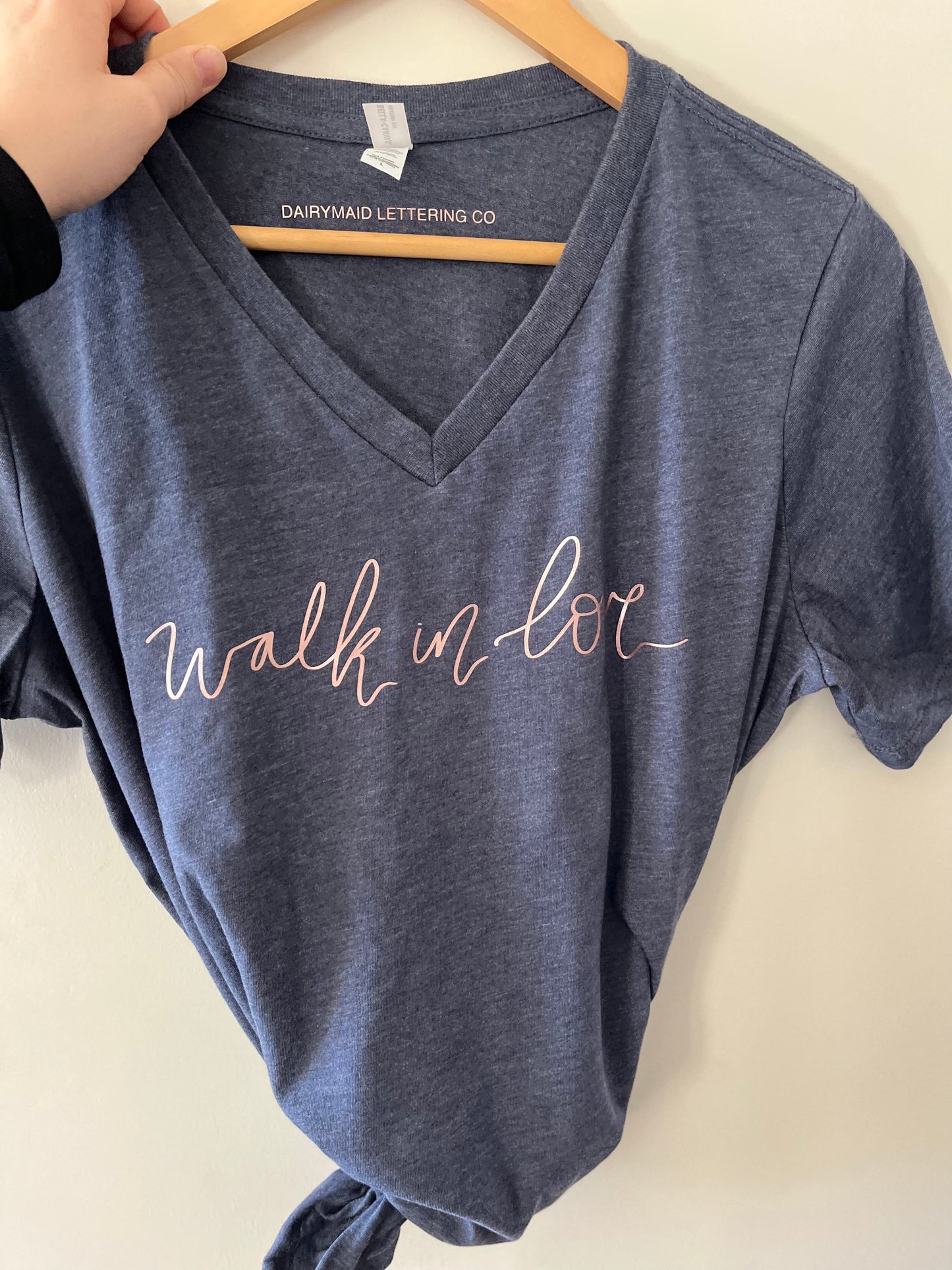 T Shirt | Walk in Love . size  large